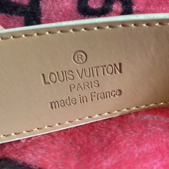 light cream and navy blue Louis vuitton paris belt with gold LV belt buckle - Picture 3 of 10